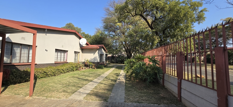 4 Bedroom Property for Sale in Geelhoutpark North West